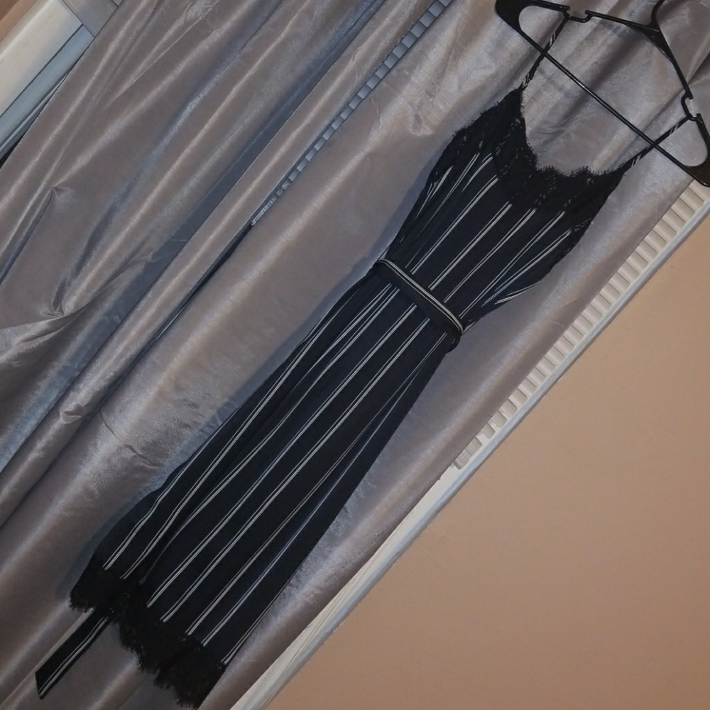 (NEW) Black and white dress 👠🕶 2 for 20$